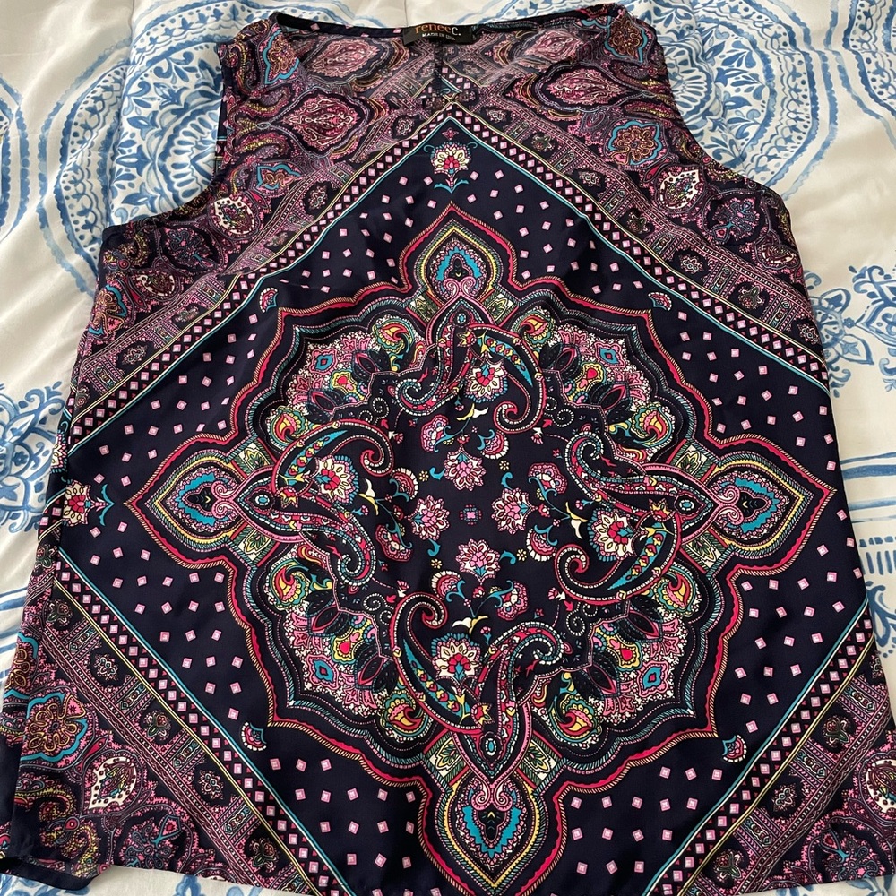 Renee C paisley sleeveless blouse with split back sz M